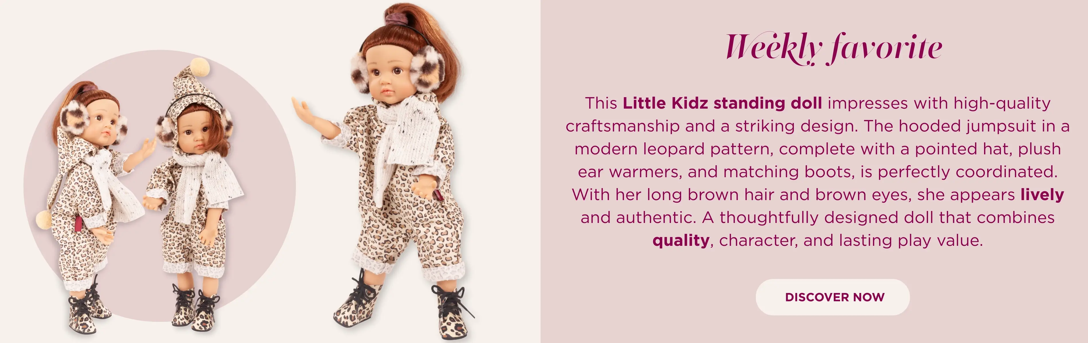 Multigelenkstehpuppe Gr. 36 cm mit rotem langen Haar und braunen Augen in einem Leo-Print Overall, passenden Leo-Boots, Ohrenwaermern und Schal von Goetz