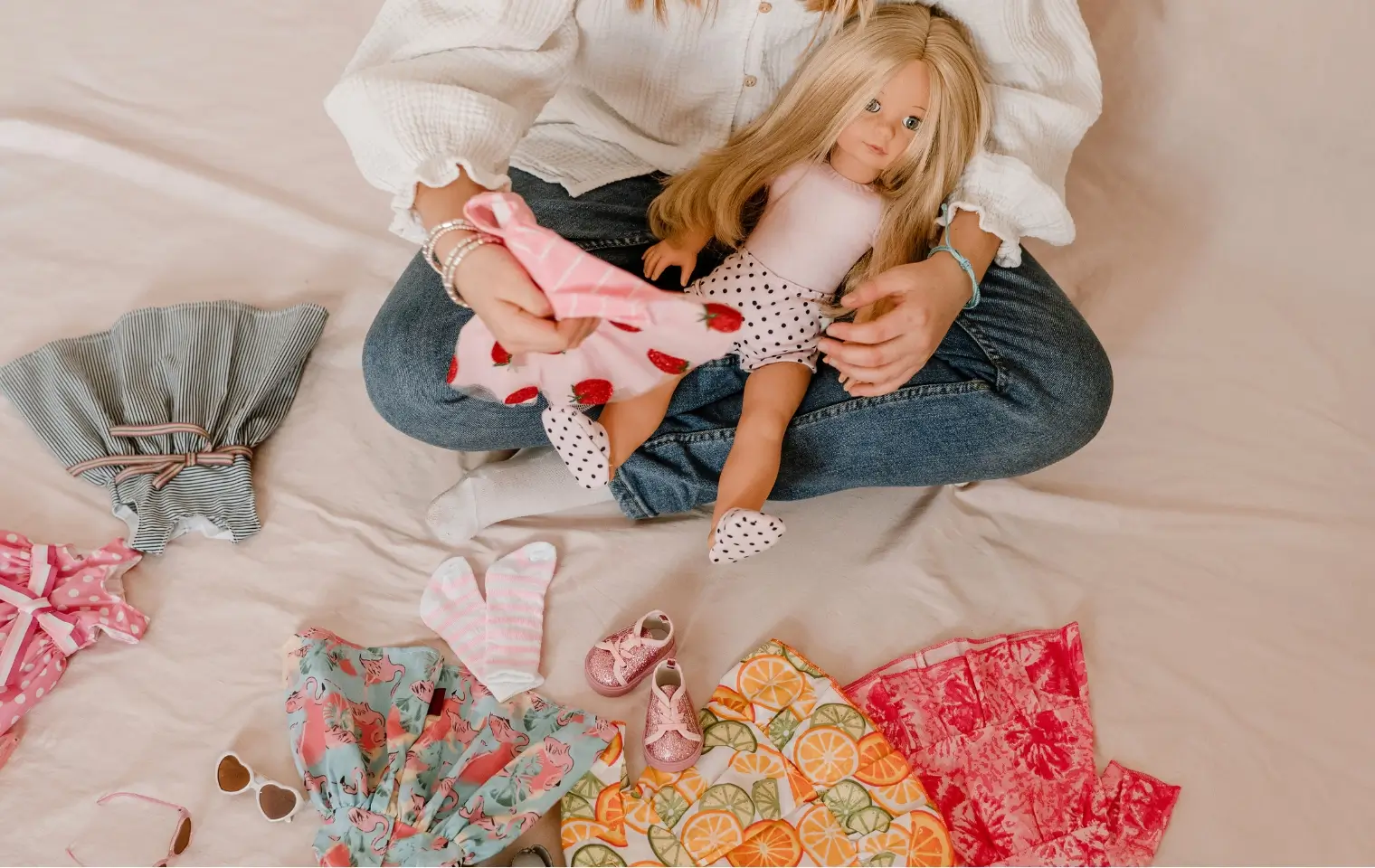 Stehpuppe und Zubehoer Goetz modische-puppenbekleidung-goetz-stehpuppen-puppenkleidung-puppenmode-kinder-spielen-goetz-bild