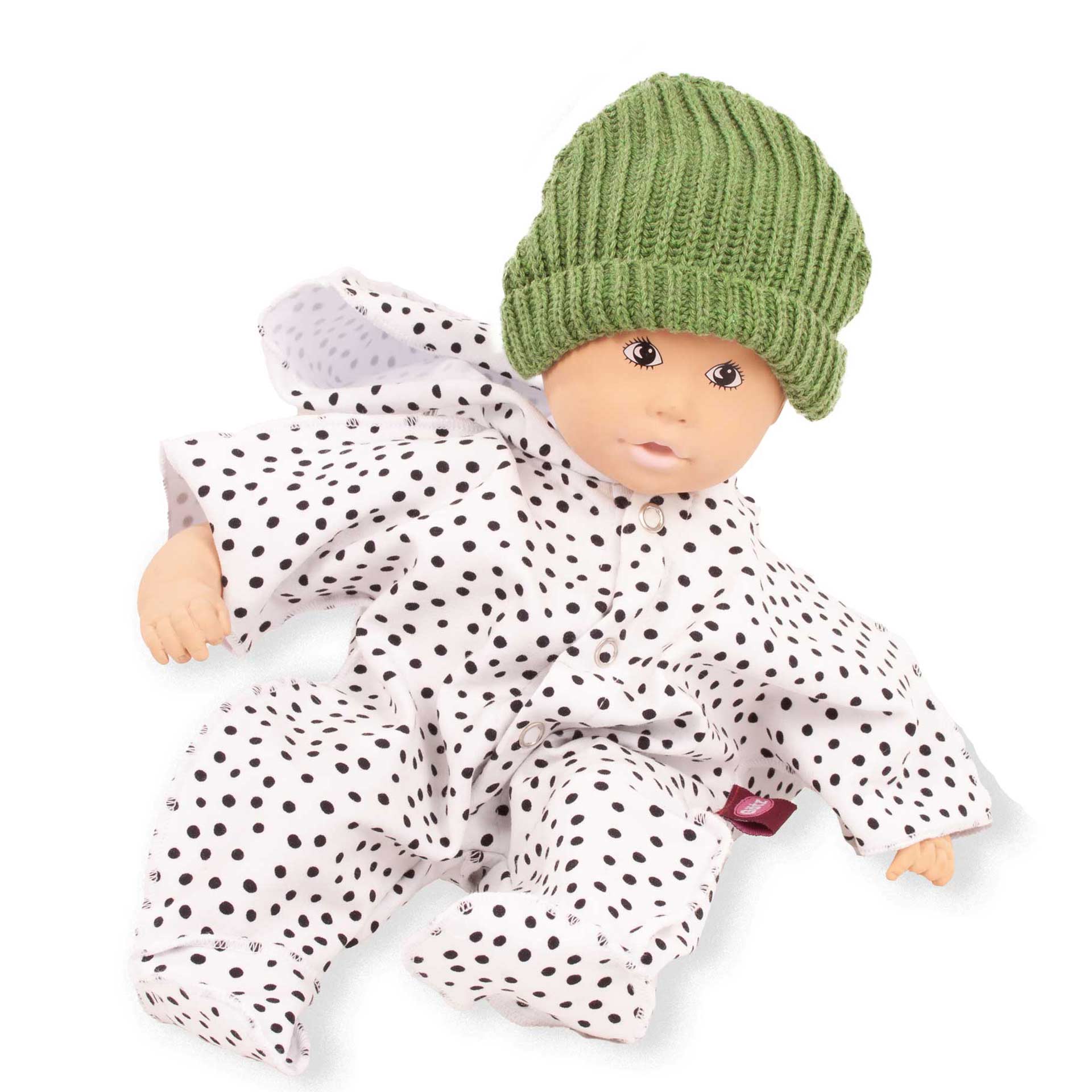 2333016-baby-pure-cosy-lina-babypuppe-goetz baby-pure-cosy-lina-babypuppe-anzug-weiß-schwarz-gepunktet-gruene-muetze-goetz-vegan-naturkautschuk