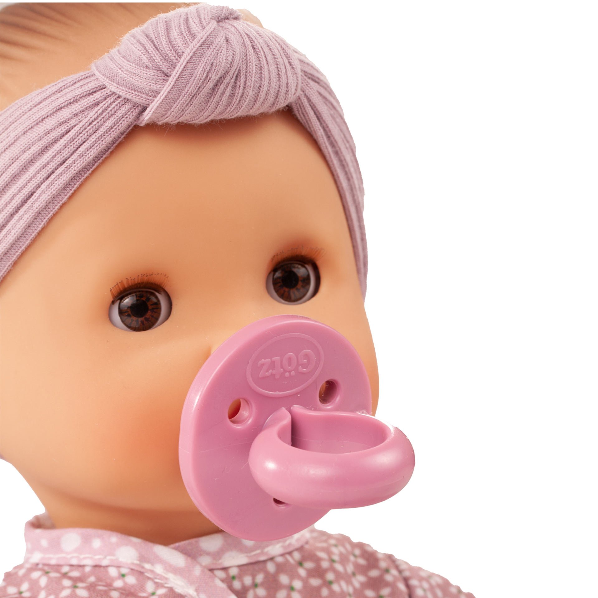 2253146-sleepy-aquini-maedchen-soft-mood-babypuppe-goetz sleepy-aquini-maedchen-soft-mood-babypuppe-sommeranzug-flaeschchen-schnuller-toepfchen-goetz