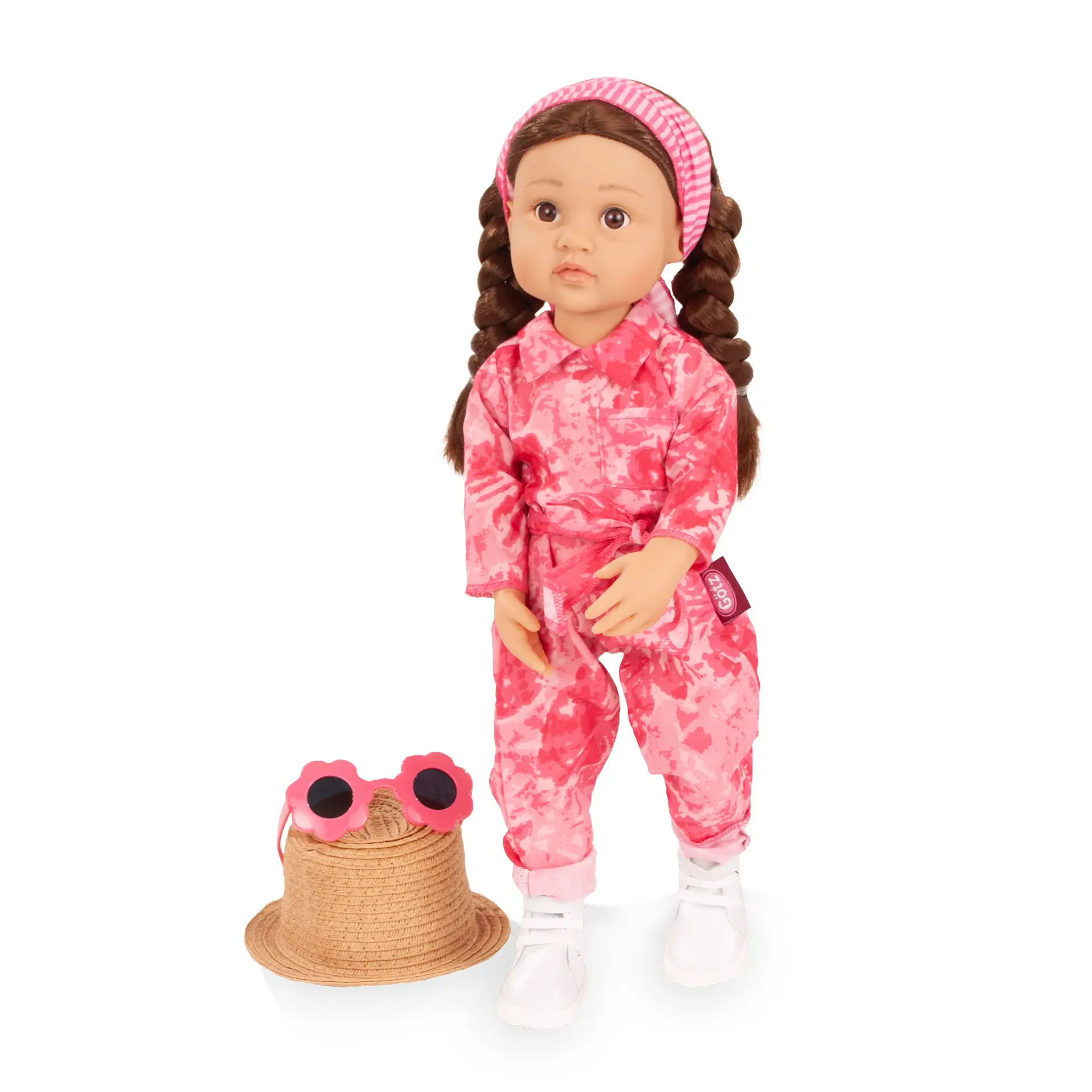 Puppe bekleidet in Set Gr. 36 cm in pinkem Batikmuster mit Strohhut, Haarband, Sonnenbrille und weißen Stoffschuhen von Goetz
