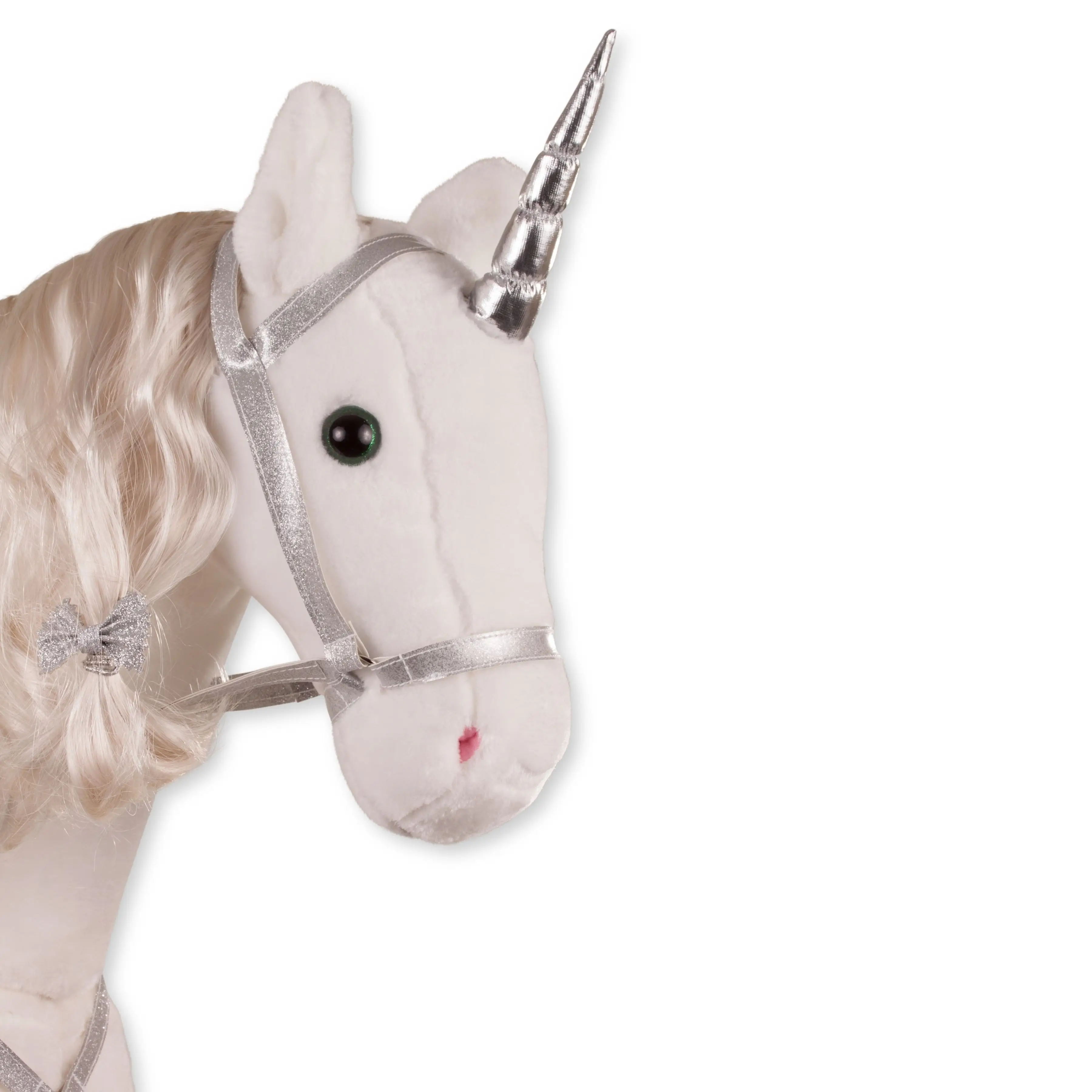 Detailansicht vom Sitzpferd Einhorn aus weisem Plüsch und silberfarbenem Einhorn von Goetz