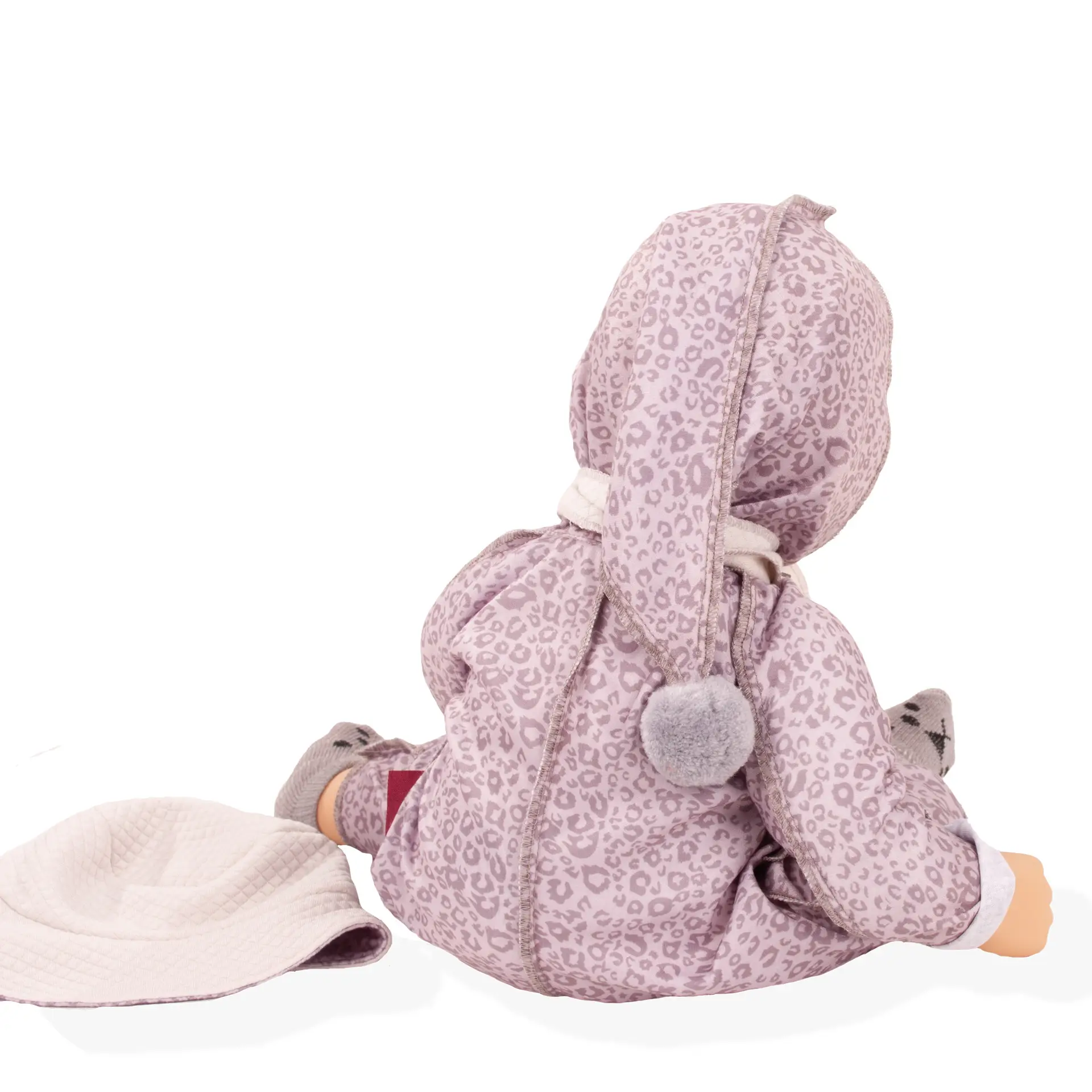 2561056-cookie-graue-katze-babypuppe-goetz cookie-graue-katze-babypuppe-goetz-anzug-getigert-hut-kuschelkatze-schal-schnuller-struempfe-ohne-haare