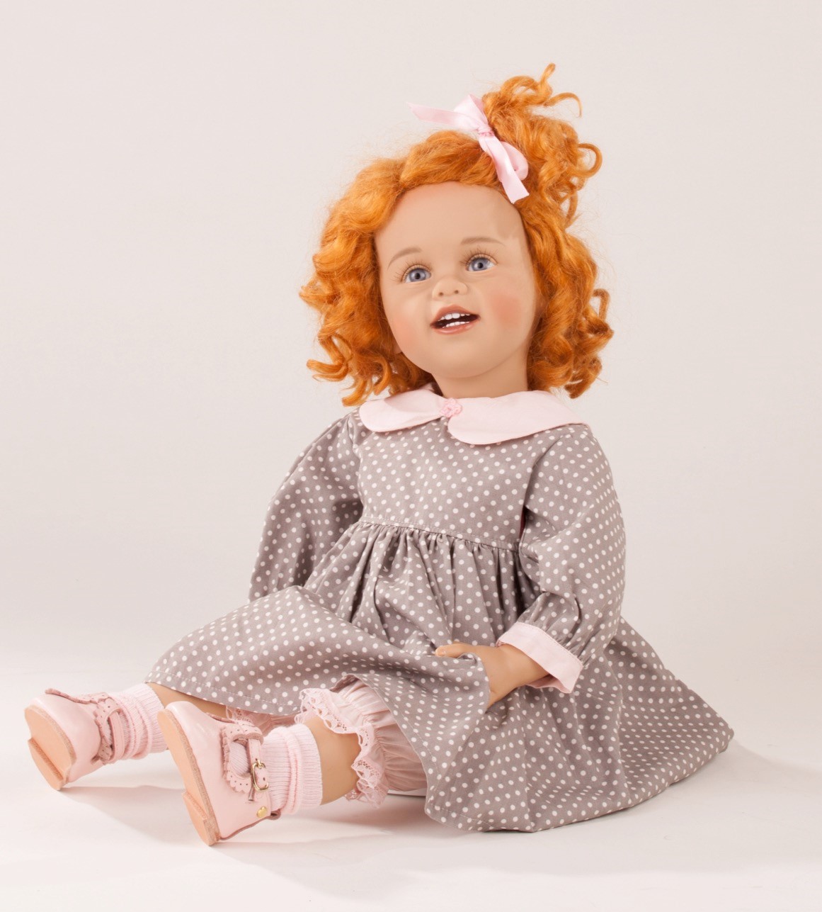 1721645-svea-kuenstlerpuppe-skille-goetz svea-kuenstlerpuppe-skille-sissel-b.-skille-echthaar-echtlederschuhe-glasaugen-kleid-rothaarig-locken-goetz