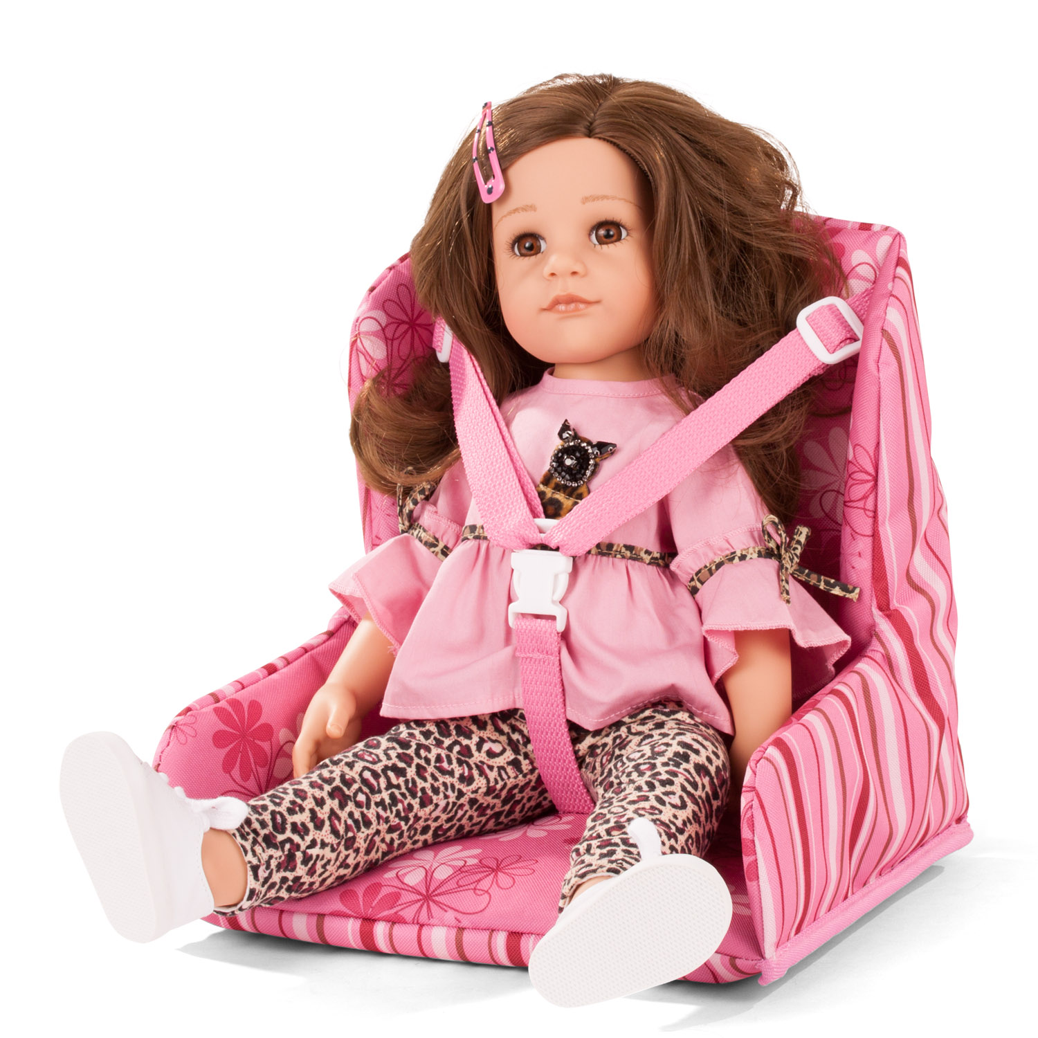 autositz-und-rueckentrage-anton-goetz-stehpuppe-hose-sneaker-bluse