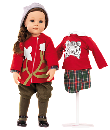 Siegerlook Nummer 3 50 cm große Stehpuppe mit braunen Haaren und Outfit bestehend aus Jacke Rock Hose Schuhe Shirt und Muetze