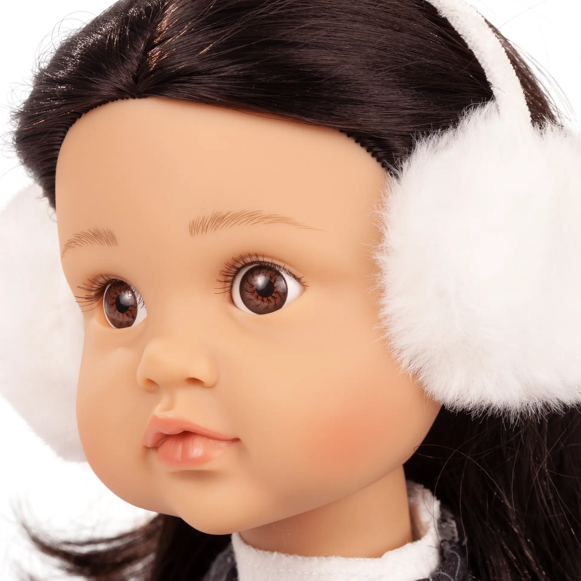 little-kidz-signature-edition-kopenhagen-multigelenkstehpuppepuppe-goetz-portrait-langhaarig-schwarzhaarig-ohrenwaermer