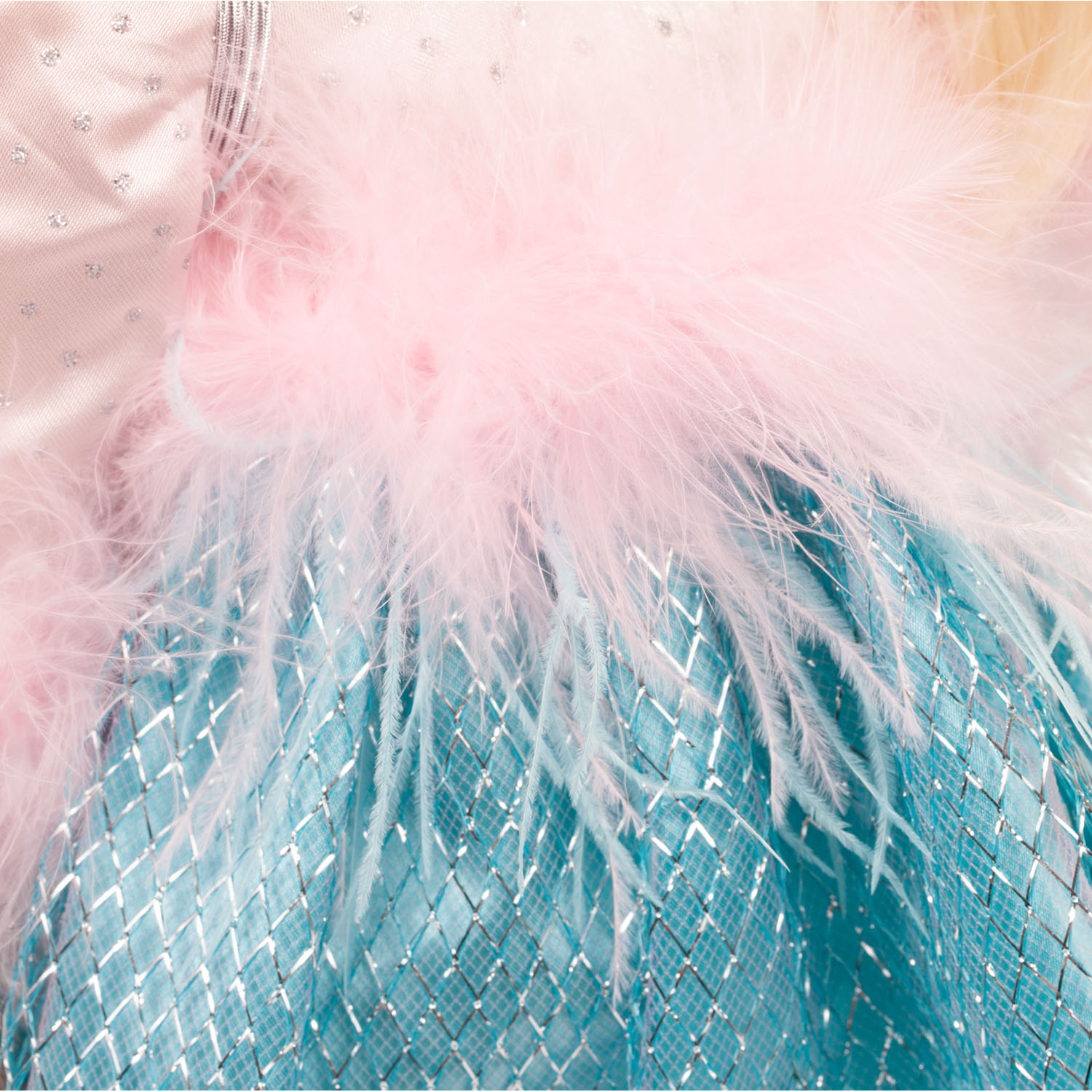 2366086 Happy Kidz Marie Multigelenkstehpuppe Goetz marie-multigelenkstehpuppe-goetz-detailaufnahme-federn