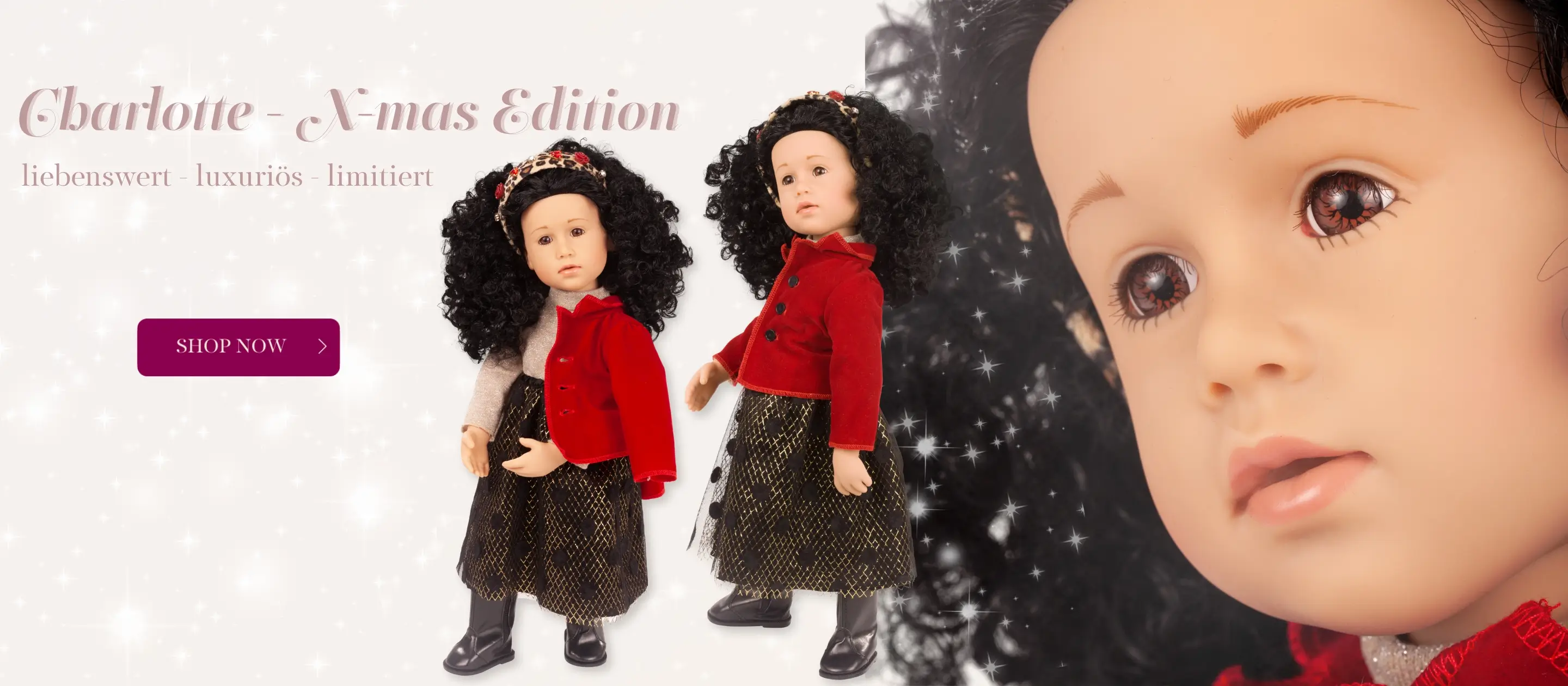 Multigelenkstehpuppe Gr. 45-50 cm Weihnachtsedition mit schwarzem lockigem Haar und braunen Augen. Sie traegt einen schwarzen Tuellrock, eine rote Samtjacke, schwarze Stiefel und ein Leo-Look-Haarreif. Von Goetz