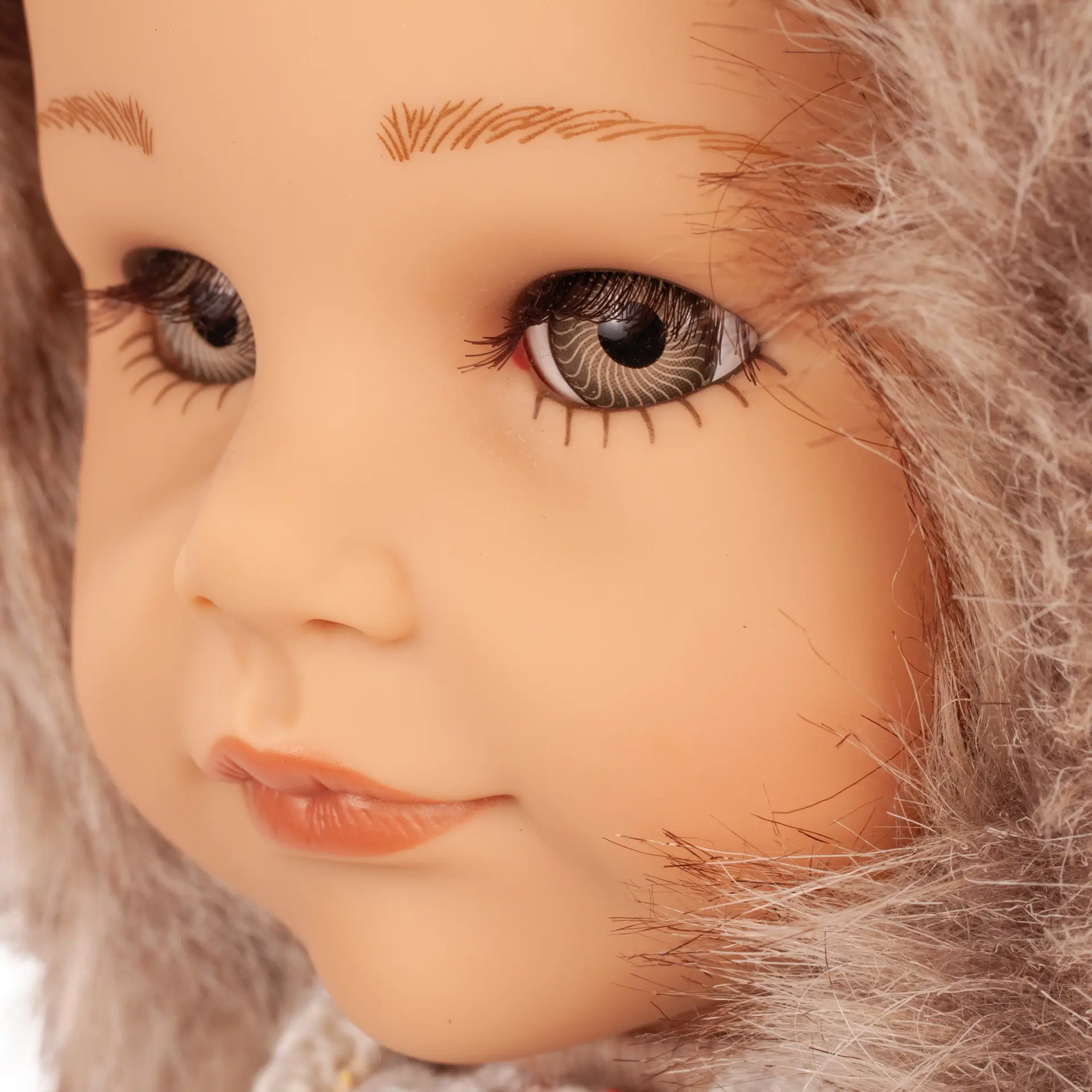 2559012-hannah-every-season-gelenkstehpuppe-goetz-portrait hannah-every-season-gelenkstehpuppe-goetz-portrait-feststehende-augen-olivfarbene-augen