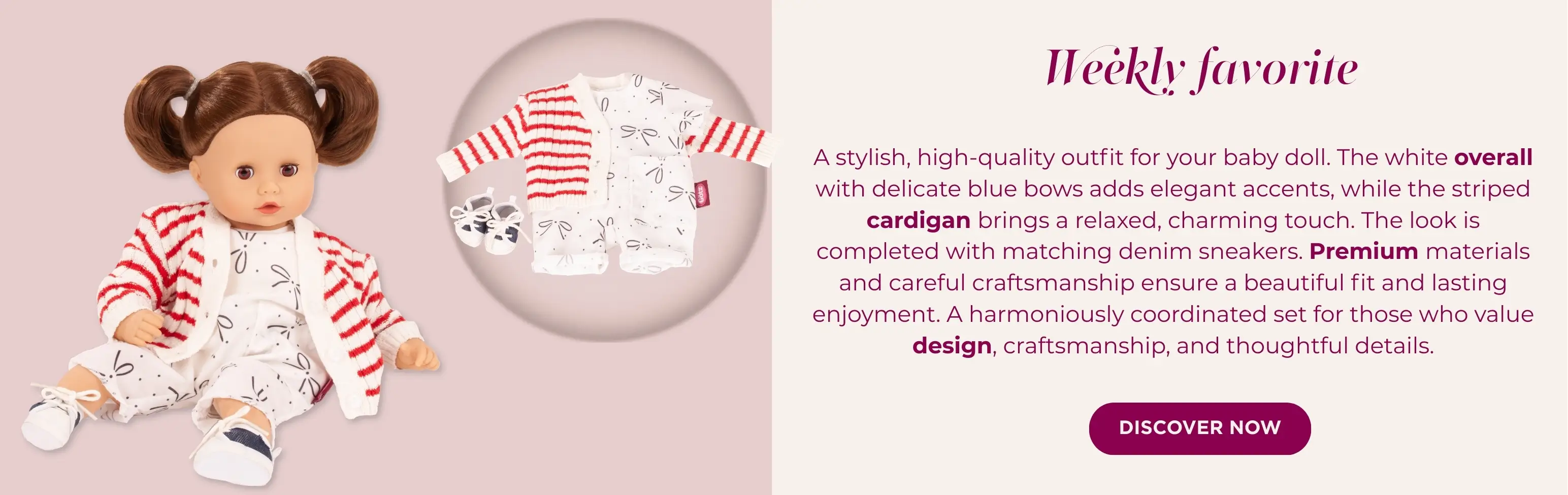 Babybekleidung in Gr. 30-33 cm bestehend aus einer geringelten Strickjacke, einem Anzug in weiss mit blauen Schleifen und blau-weissen Sneakers von Goetz