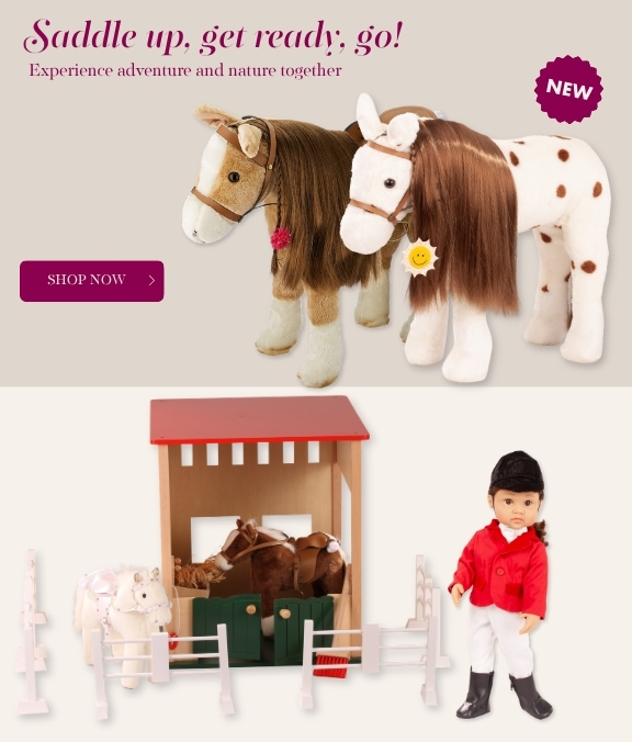 Kaemmpferde und das neue Kaemmpferd in weiss mit braunen Tupfen, dazu eine kleine Stehpuppe Gr. 36 cm im Reitdress und ein Reitstall von Goetz
