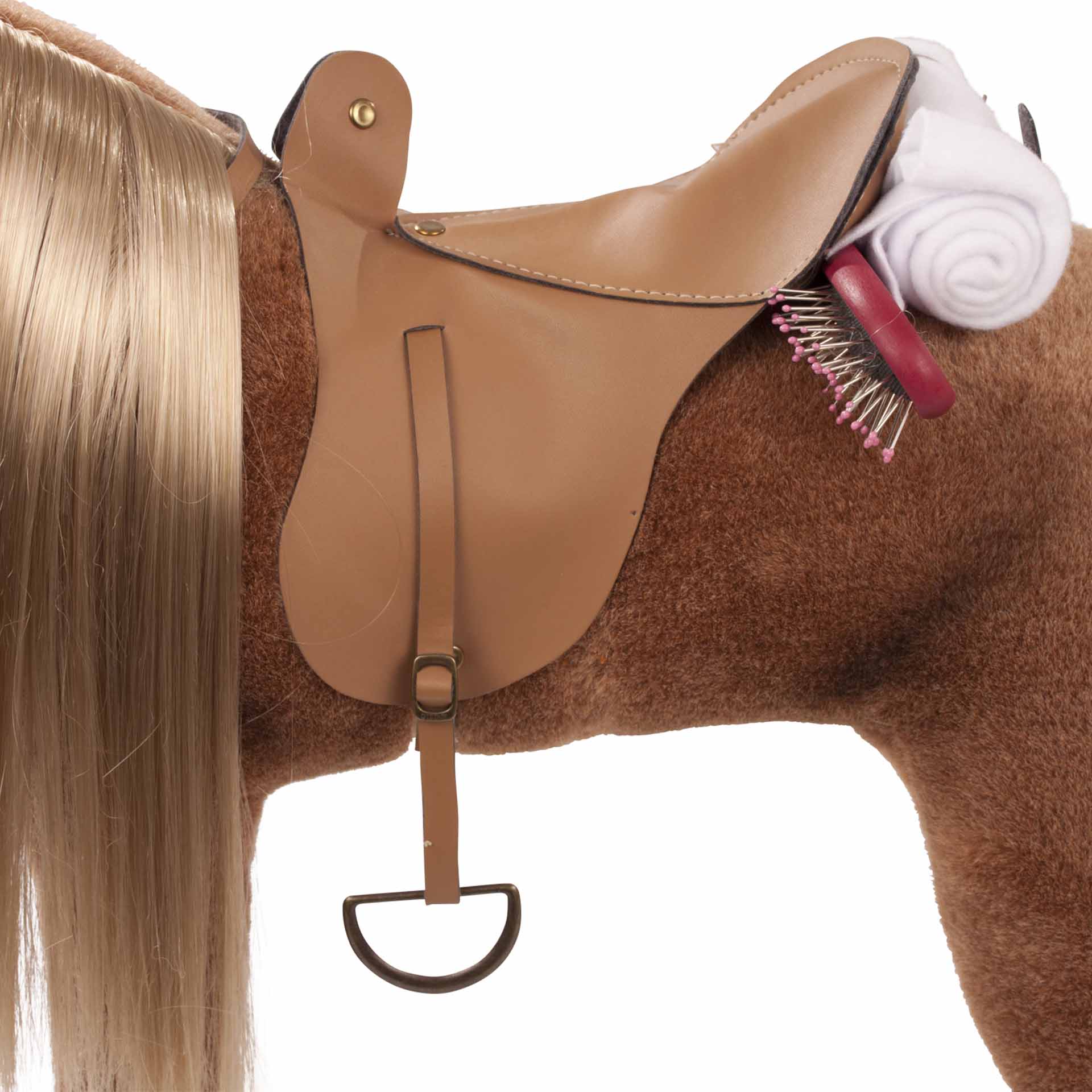 3402375-kaemmpferd-brown-beauty-goetz-sattel kaemmpferd-pferd-sattel-zaumzeug-buerste-reiten-goetz