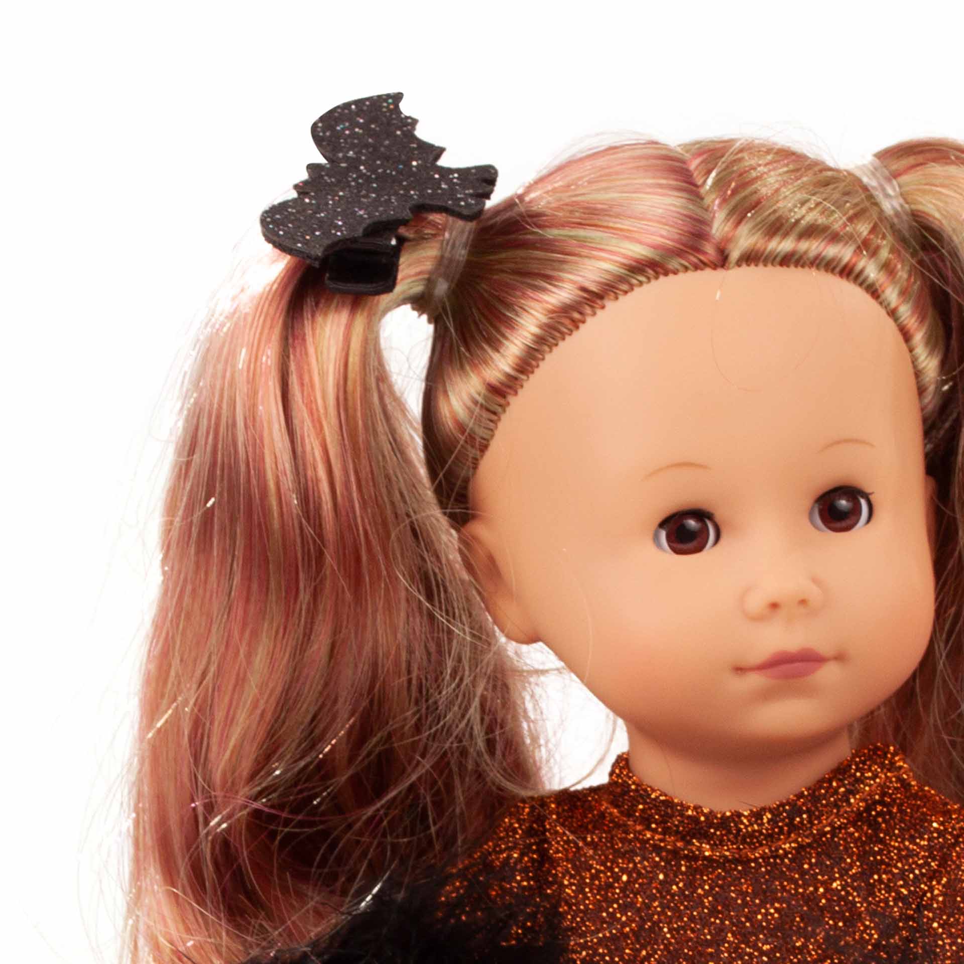 lucia-zauberhexe-just-like-me-stehpuppe-gesicht-schlafaugen-bunt-gesträhnt-fledermaus-haargummi-glitzer-goetz