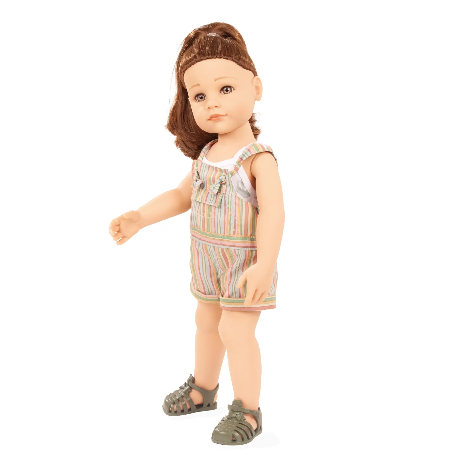 2559012-hannah-every-season-multigelenkstehpuppe-goetz hannah-every-season-multigelenkstehpuppe-goetz-langhaarig-braunhaarig-latzhose-sandalen-feststehende-augen