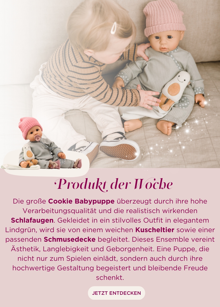 Babypuppe mit Schlafaugen, ohne Haare Gr. 48 cm in lindgrünem Anzug mit Kuschel-Avocado, Muetze und Schnuller. Von Goetz