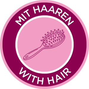 The high-quality doll hair is especially durable, washable, and can be gently blow-dried on a low setting from a distance of 30 cm – for long-lasting playtime fun. with hair