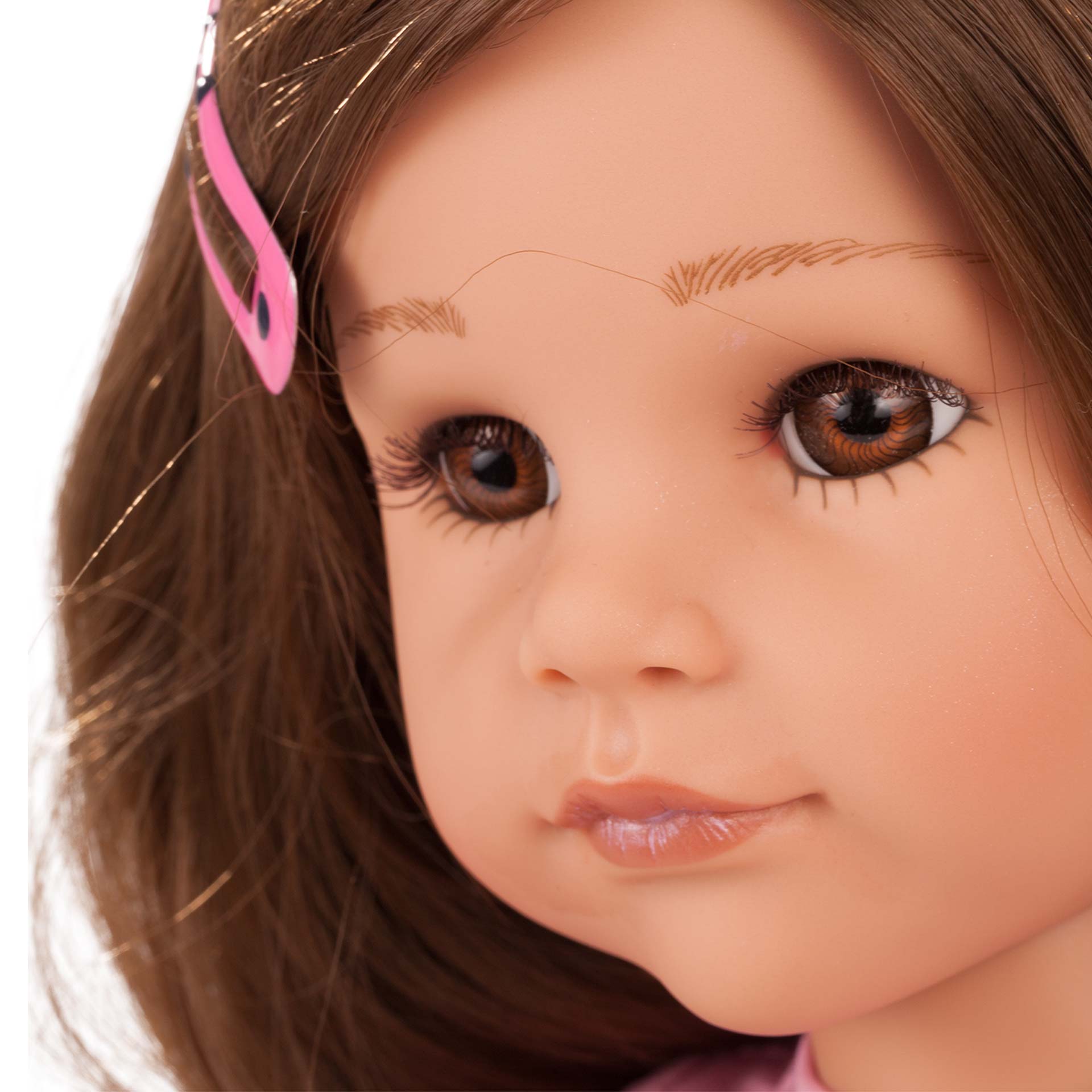 2059094-hannah-at-her-friend-stehpuppe-zubehoer-goetz-portrait hannah-at-her-friend-stehpuppe-braune-augen-braunhaarig-haarspange-goetz-portrait
