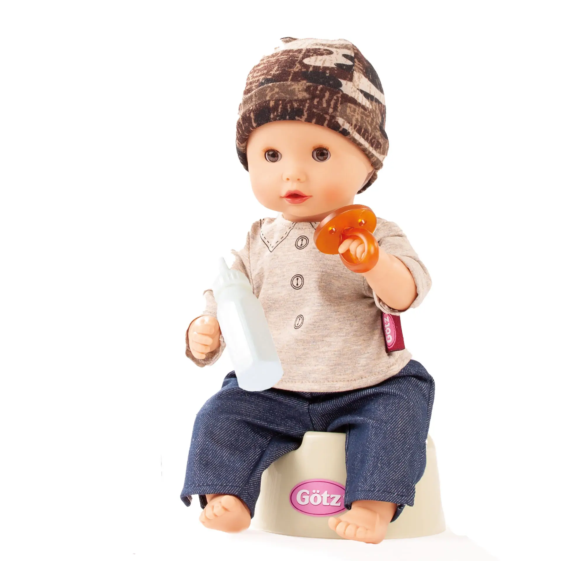 sleepy-aquini-junge-badepuppe-goetz-trinkfunktion-toepfchenfunktion-badepuppe-goetz-schlafaugen-jeans-muetze-shirt-schnuller-toepfchen-trinkflasche