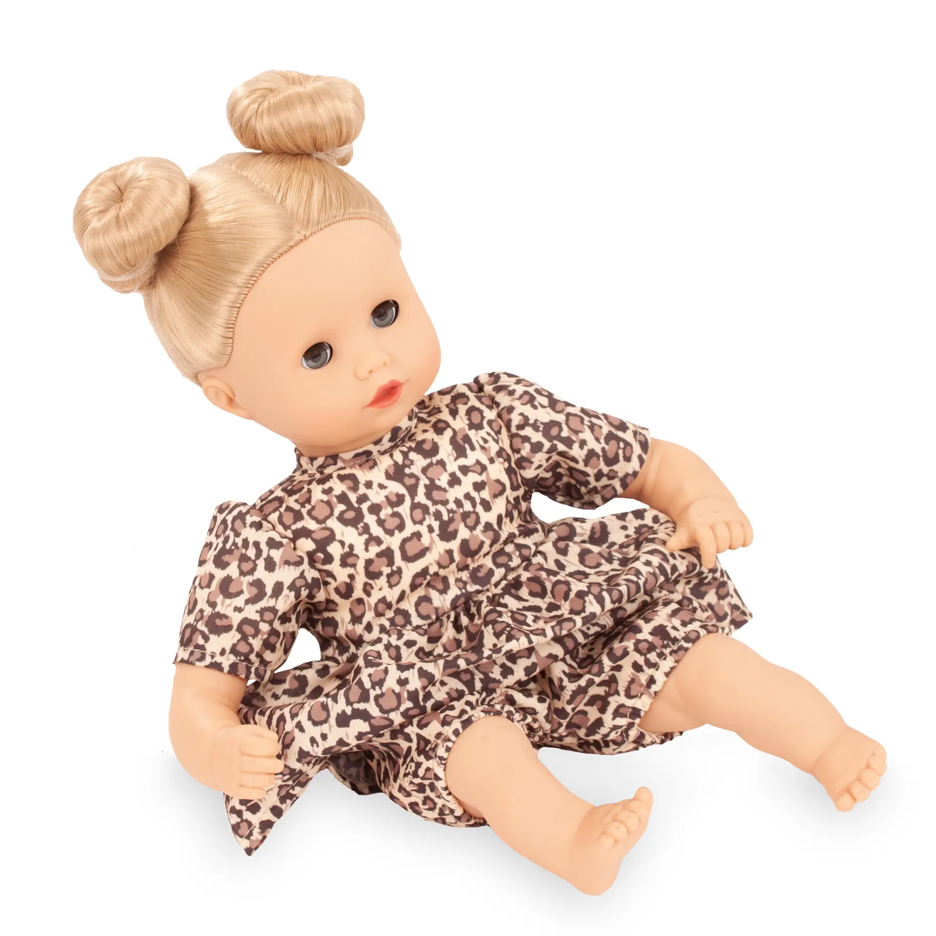 Kleid Tiger Gr. 30-33 cm im Leo-Look in beige-braun, angezogen. Von Goetz