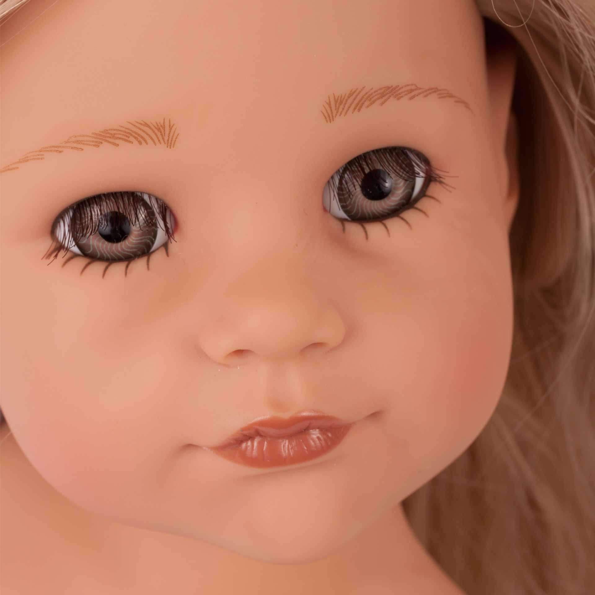 1959093-hannah-all-year-round-stehpuppe-set-goetz-portrait hannah-all-year-round-stehpuppe-set-portrait-goetz