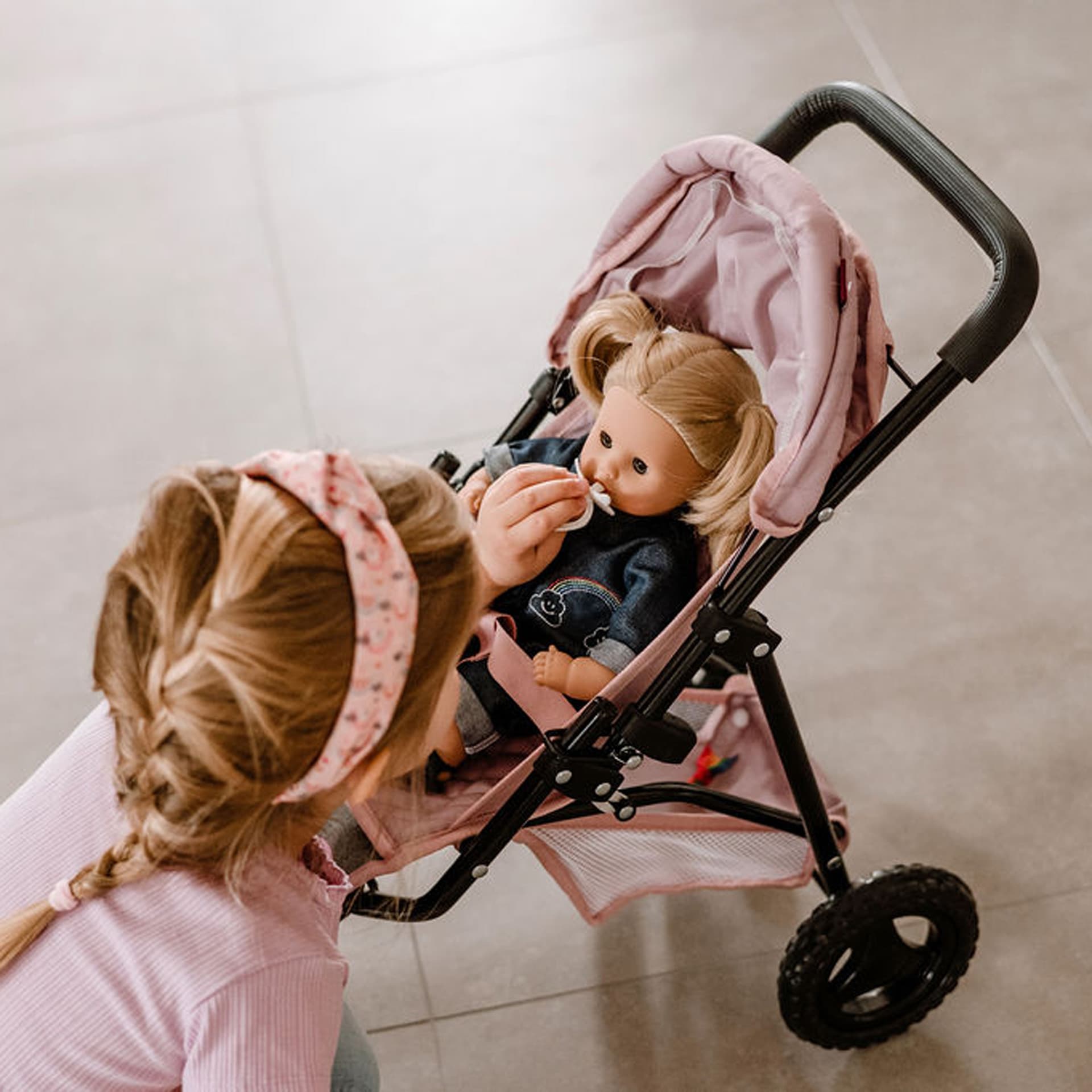 3403369-3-rad-puppen-buggy-soft-mood-zuebehoer-goetz 3-rad-puppen-buggy-soft-mood-goetz-babypuppe-kind-schnuller-blondhaarig