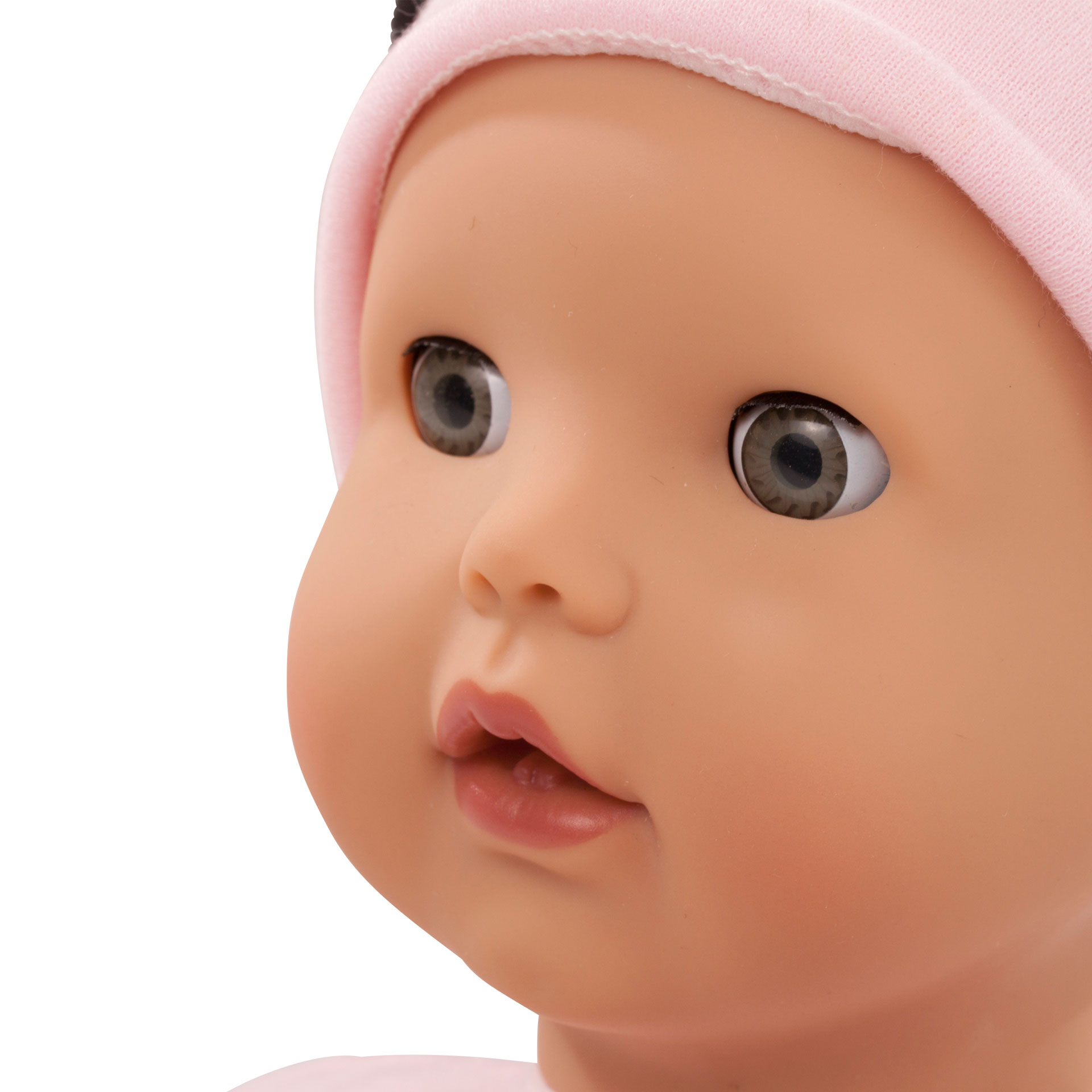 2020142-muffin-to-dress-signature-babypuppe-goetz-portrait muffin-to-dress-signature-babypuppe-schlafaugen-blaue-augen-schnuller-goetz-weichkoerper-sonderedition-portrait