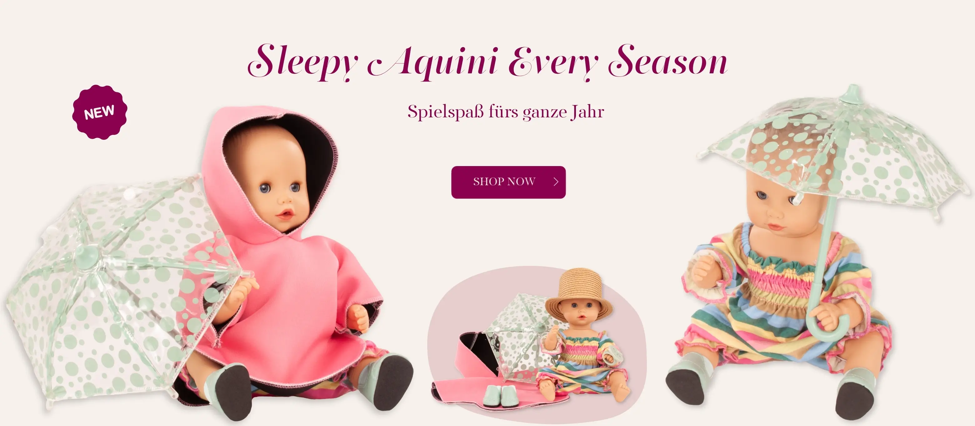 Badepuppe Gr. 30 cm mit blauen Schlafaugen, ohne Haare mit Regenschirm, Regencape, Sommeranzug, Boots und Strohhut von Goetz